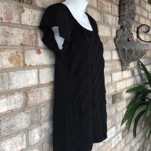 AB STUDIO DIAGONAL TIERED RUFFLED BLACK TOP - Picture 2 of 15